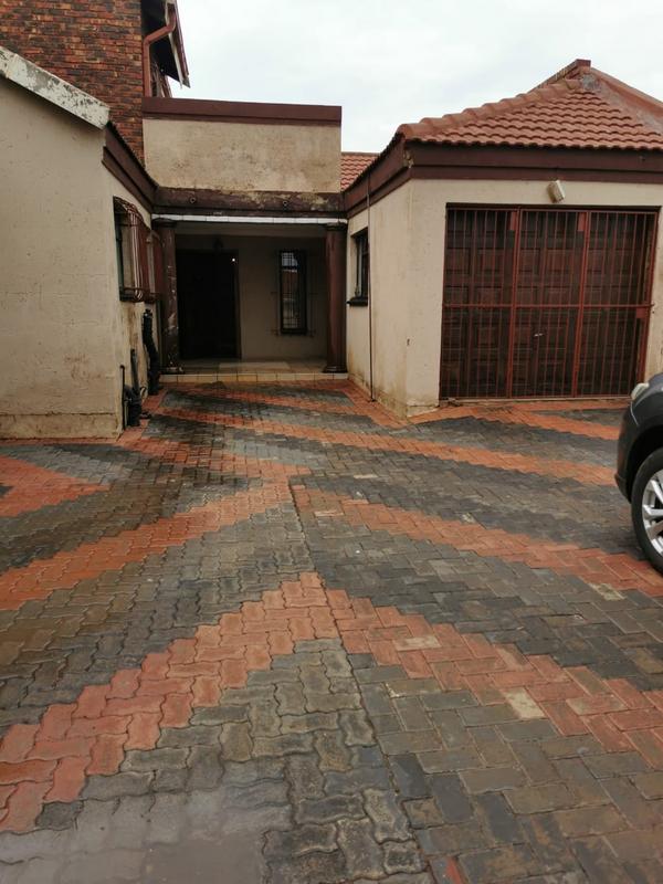 4 Bedroom Property for Sale in Sebokeng Unit 10 Gauteng