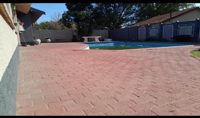 4 Bedroom Property for Sale in Vanderbijlpark SE 7 Gauteng