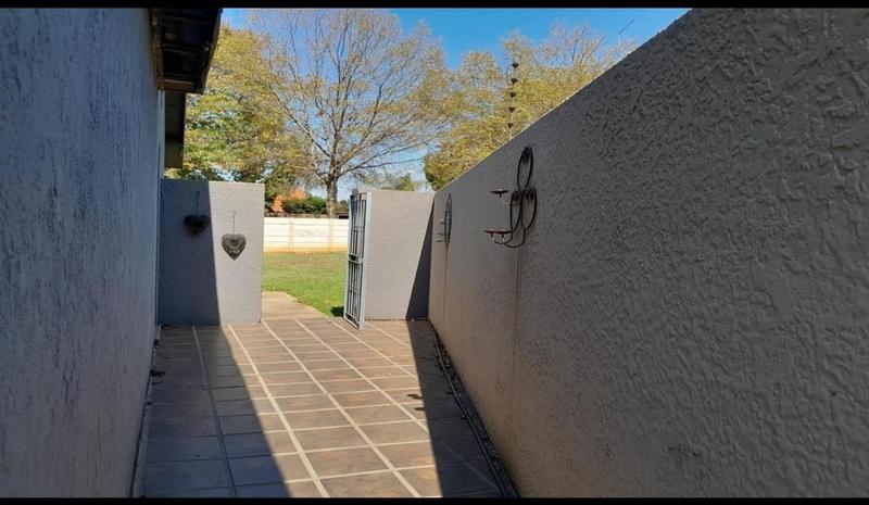 4 Bedroom Property for Sale in Vanderbijlpark SE 7 Gauteng