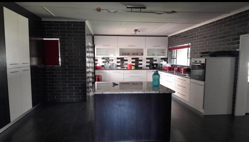 4 Bedroom Property for Sale in Vanderbijlpark SE 7 Gauteng