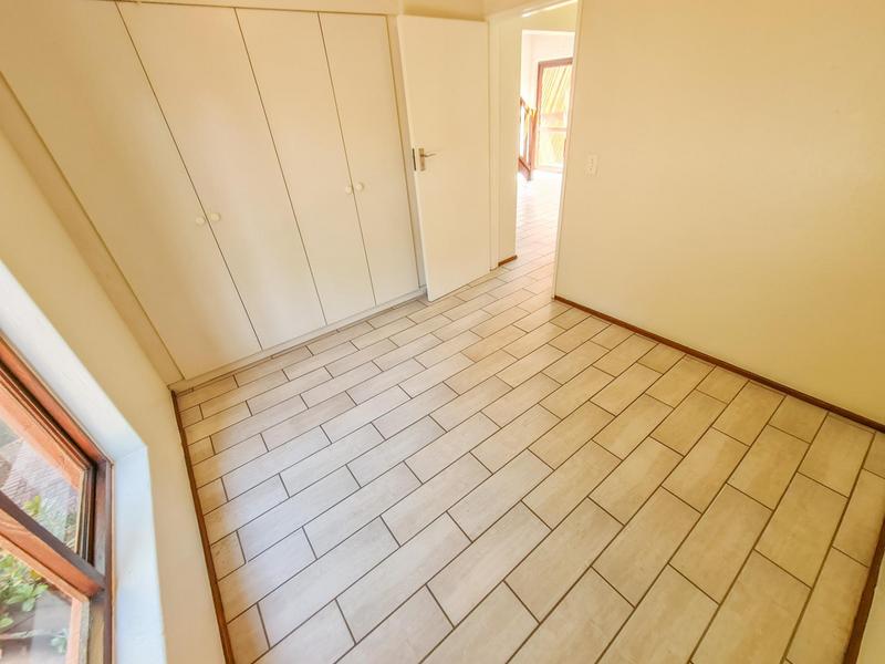 2 Bedroom Property for Sale in Sunninghill Gauteng