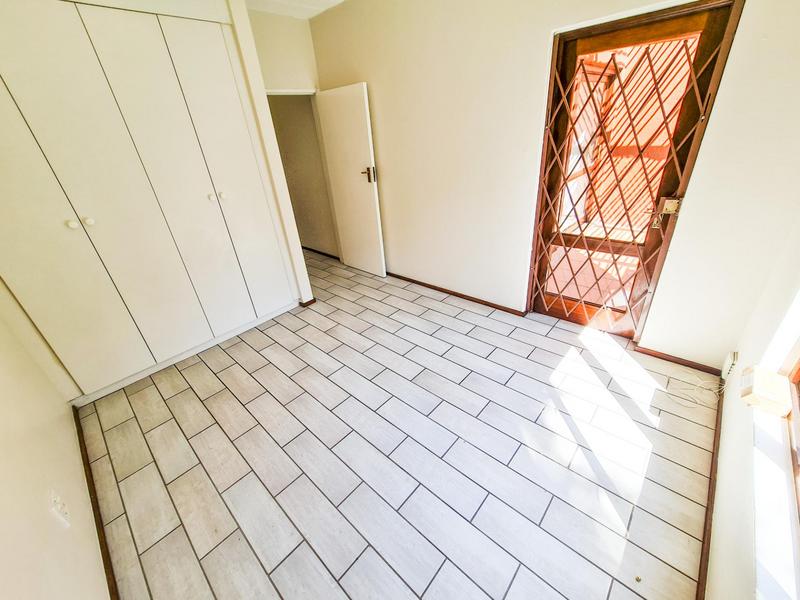 2 Bedroom Property for Sale in Sunninghill Gauteng