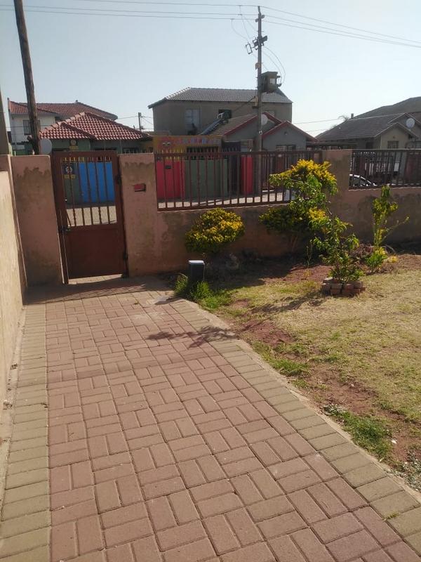 2 Bedroom Property for Sale in Protea Glen Gauteng