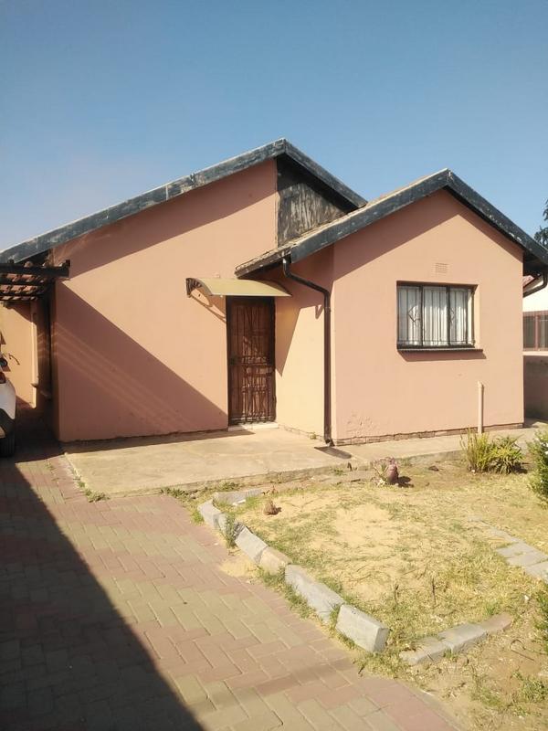 2 Bedroom Property for Sale in Protea Glen Gauteng