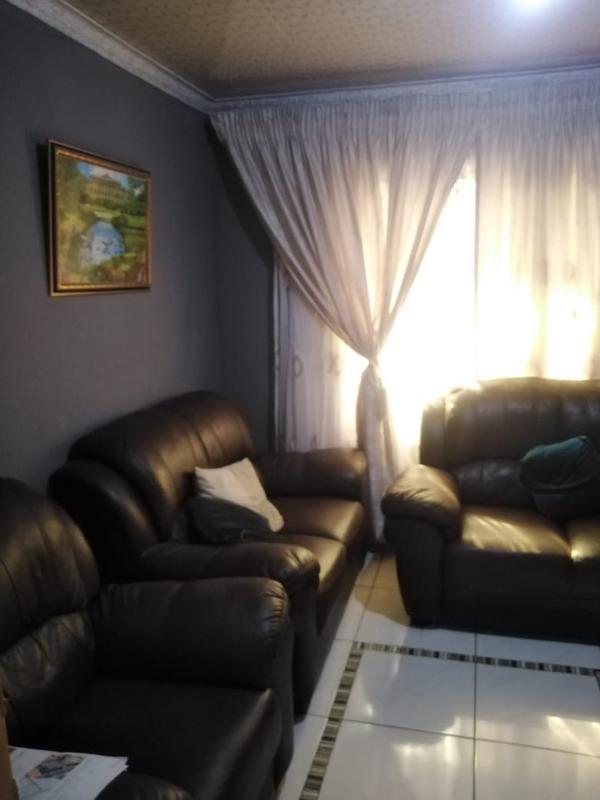 2 Bedroom Property for Sale in Protea Glen Gauteng