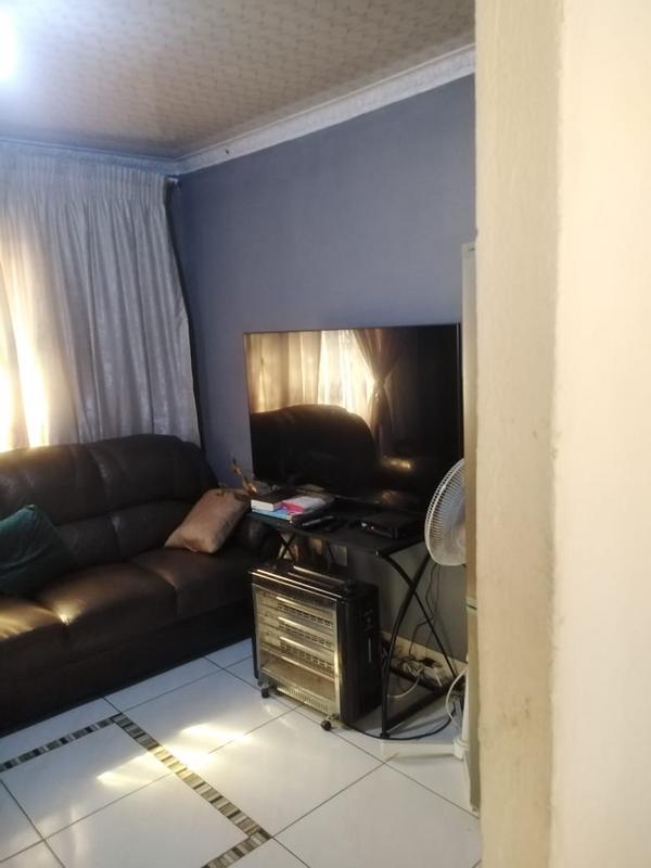 2 Bedroom Property for Sale in Protea Glen Gauteng