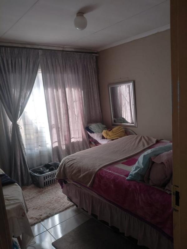 2 Bedroom Property for Sale in Protea Glen Gauteng