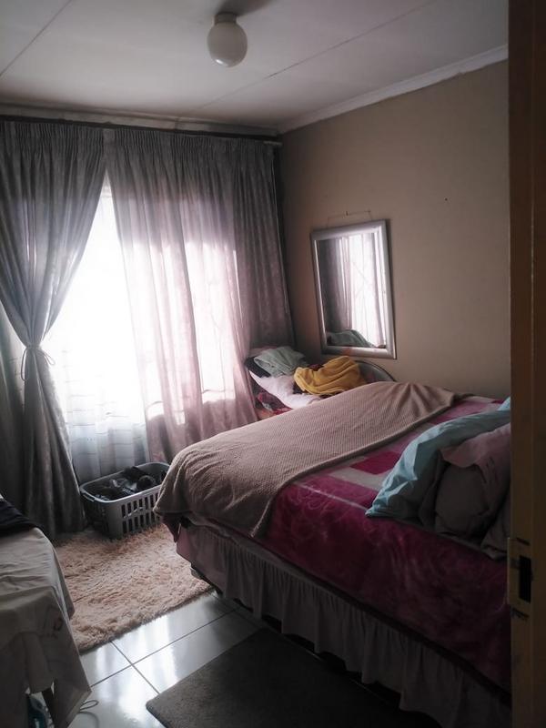 2 Bedroom Property for Sale in Protea Glen Gauteng