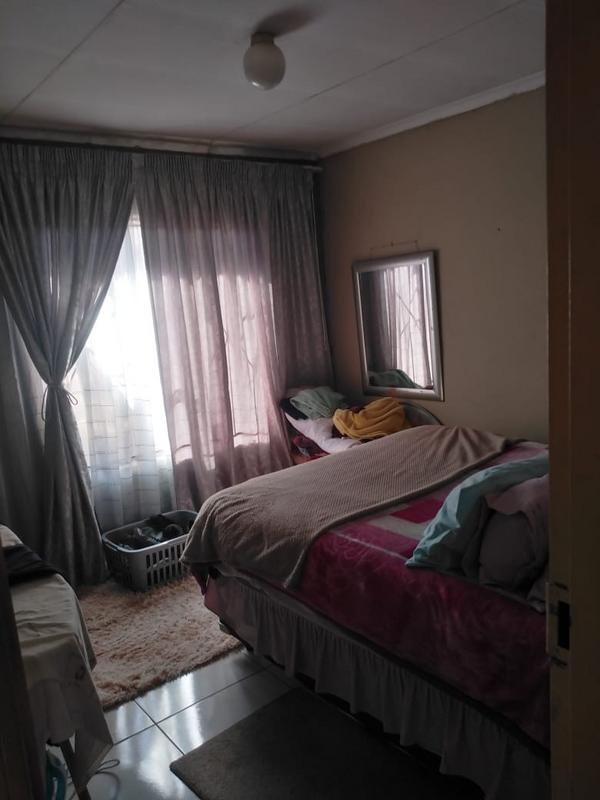 2 Bedroom Property for Sale in Protea Glen Gauteng