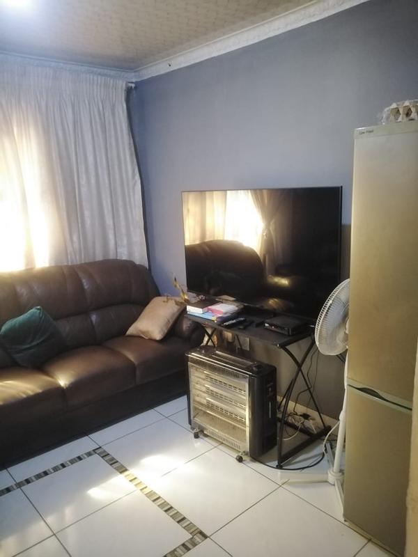 2 Bedroom Property for Sale in Protea Glen Gauteng