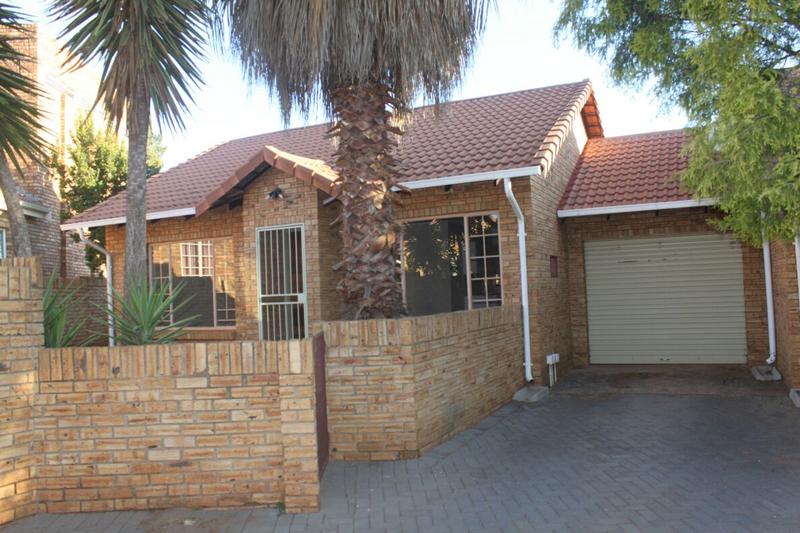 To Let 2 Bedroom Property for Rent in Eldoraigne Gauteng