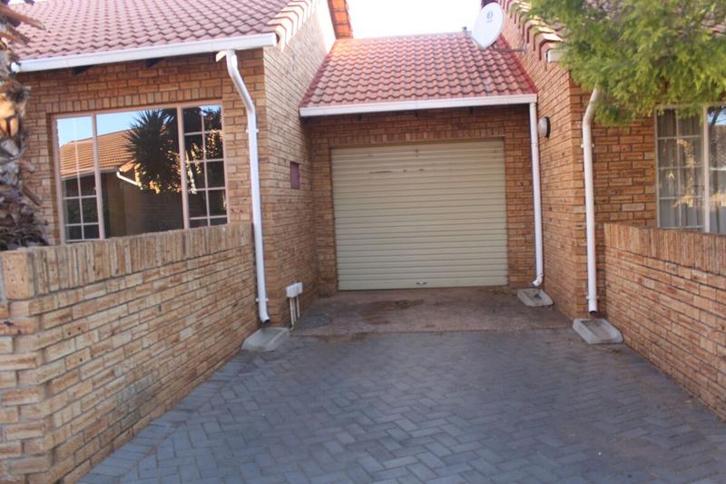 To Let 2 Bedroom Property for Rent in Eldoraigne Gauteng