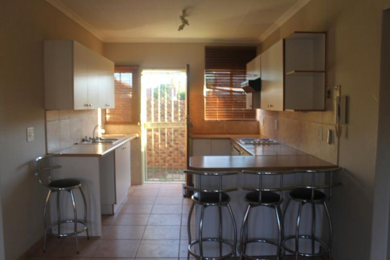 To Let 2 Bedroom Property for Rent in Eldoraigne Gauteng