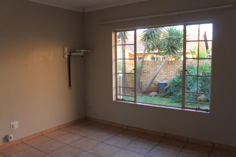 To Let 2 Bedroom Property for Rent in Eldoraigne Gauteng