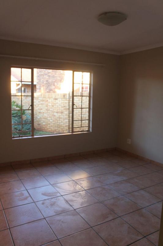 To Let 2 Bedroom Property for Rent in Eldoraigne Gauteng