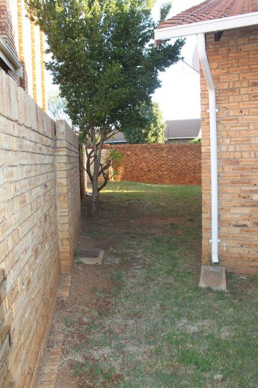 To Let 2 Bedroom Property for Rent in Eldoraigne Gauteng