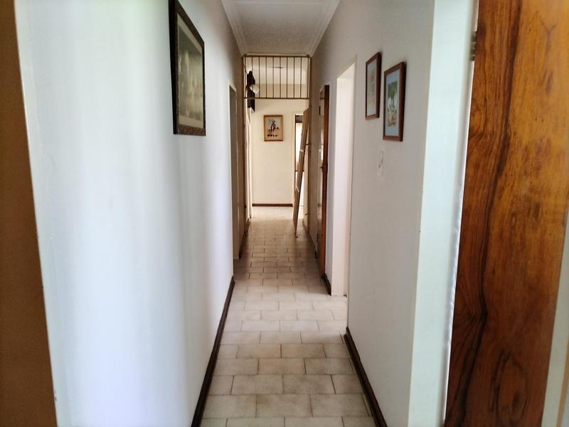 5 Bedroom Property for Sale in Kilner Park Gauteng