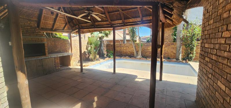 3 Bedroom Property for Sale in Dayanglen Gauteng