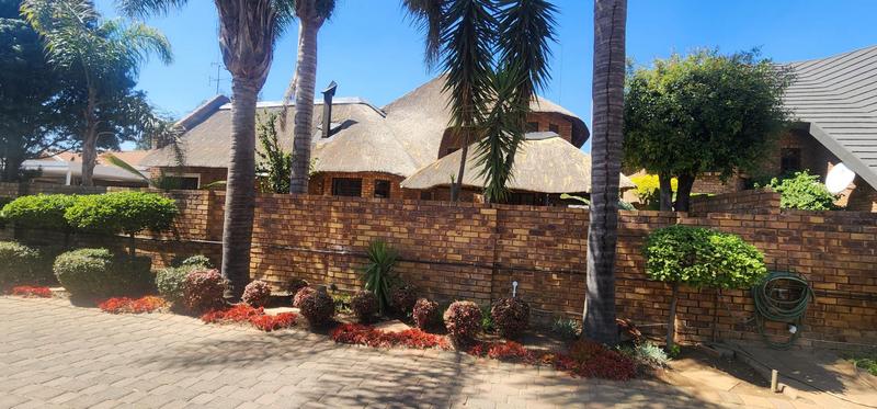 3 Bedroom Property for Sale in Dayanglen Gauteng