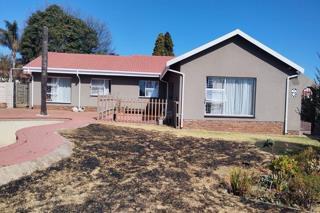 To Let 4 Bedroom Property for Rent in Norkem Park Gauteng