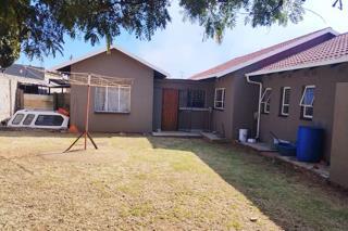 To Let 4 Bedroom Property for Rent in Norkem Park Gauteng