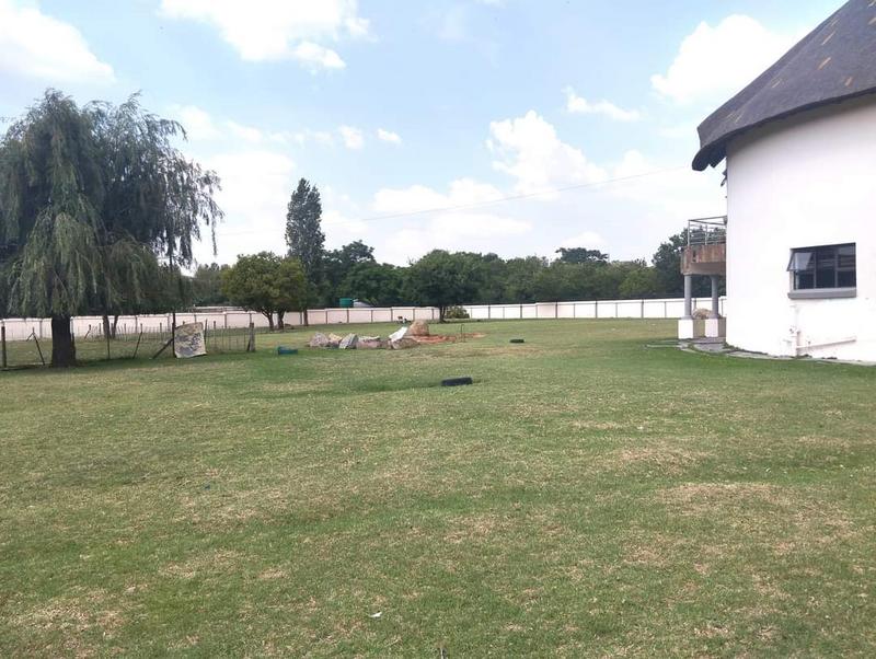 5 Bedroom Property for Sale in Glen Austin Gauteng