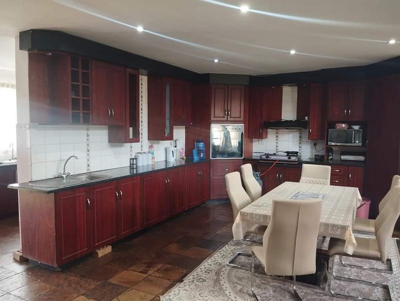 5 Bedroom Property for Sale in Glen Austin Gauteng