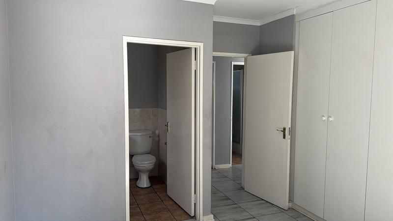 2 Bedroom Property for Sale in Northcliff Gauteng