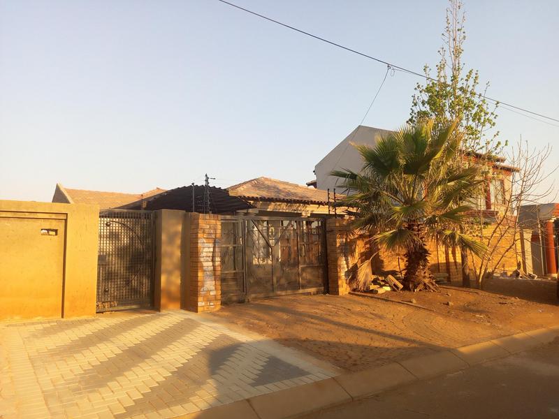 3 Bedroom Property for Sale in Protea Glen Gauteng