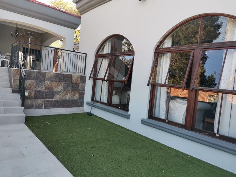 7 Bedroom Property for Sale in Waterkloof Ridge Gauteng