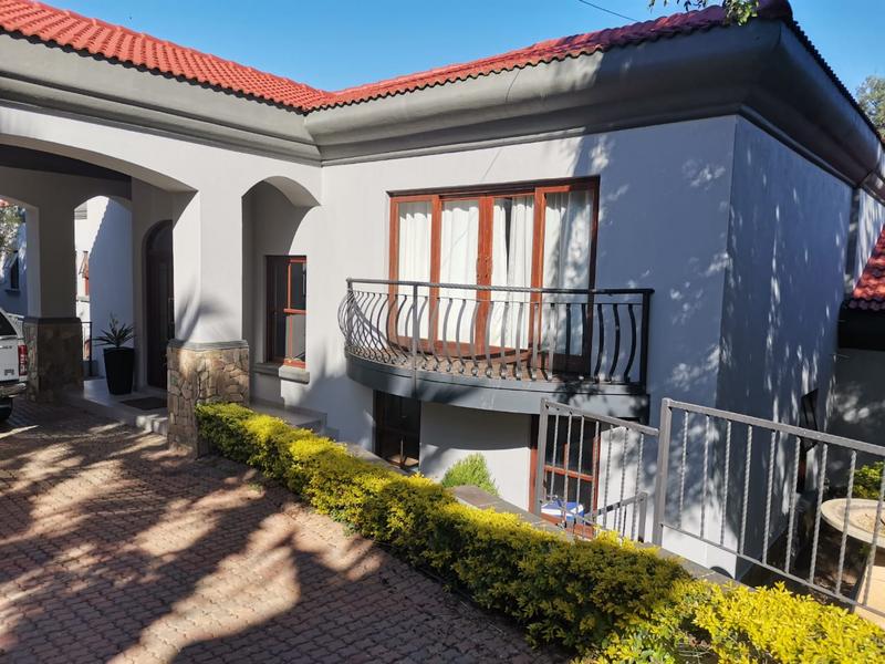 7 Bedroom Property for Sale in Waterkloof Ridge Gauteng