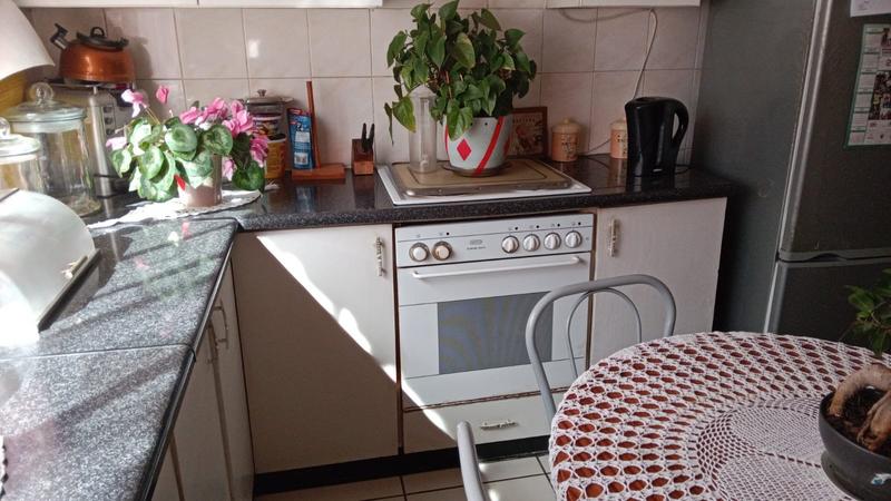 2 Bedroom Property for Sale in Bezuidenhout Valley Gauteng