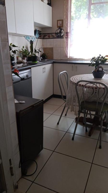 2 Bedroom Property for Sale in Bezuidenhout Valley Gauteng