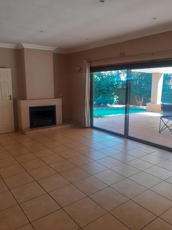 To Let 4 Bedroom Property for Rent in Lakefield Gauteng