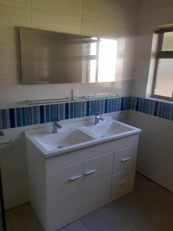 To Let 4 Bedroom Property for Rent in Lakefield Gauteng