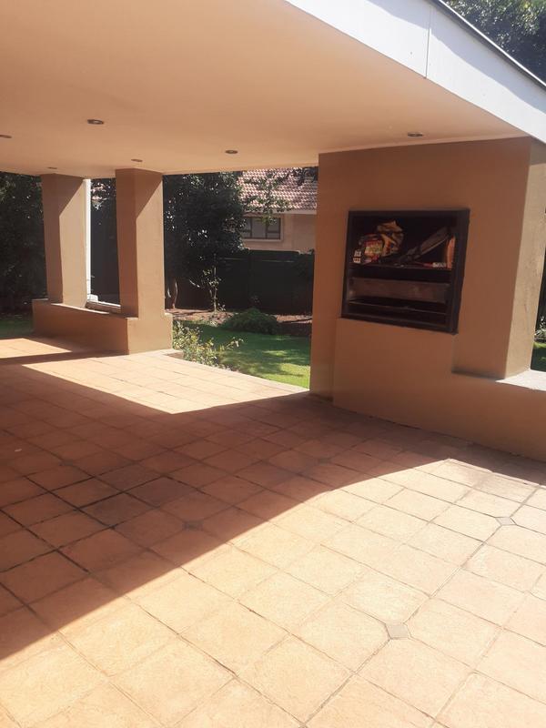 To Let 4 Bedroom Property for Rent in Lakefield Gauteng