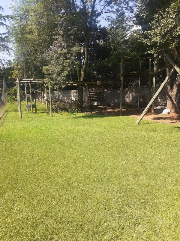 To Let 4 Bedroom Property for Rent in Lakefield Gauteng