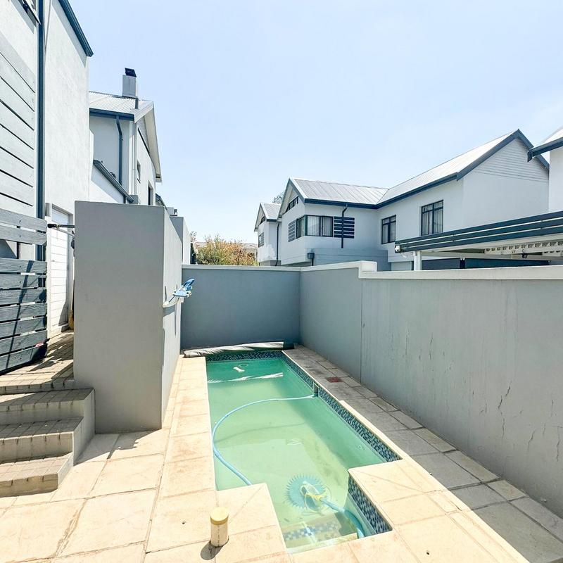 To Let 3 Bedroom Property for Rent in Fourways Gardens Gauteng