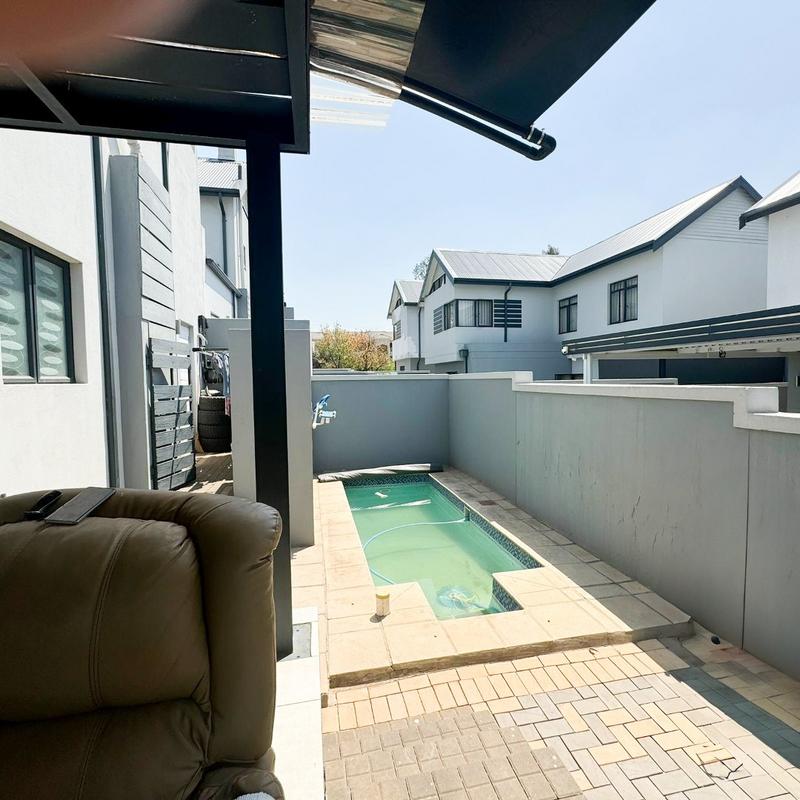 To Let 3 Bedroom Property for Rent in Fourways Gardens Gauteng