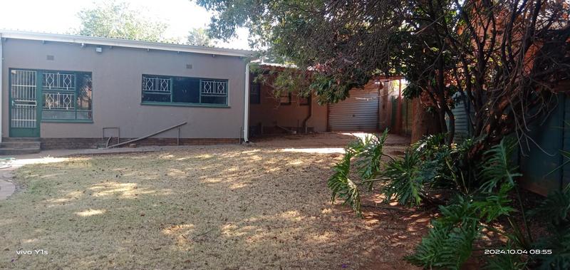 4 Bedroom Property for Sale in Verwoerdpark Gauteng