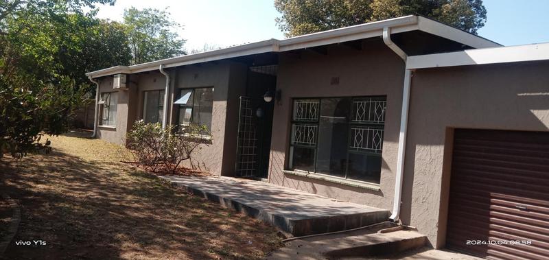 4 Bedroom Property for Sale in Verwoerdpark Gauteng