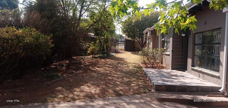 4 Bedroom Property for Sale in Verwoerdpark Gauteng