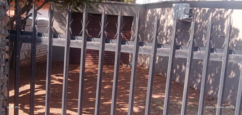 4 Bedroom Property for Sale in Verwoerdpark Gauteng