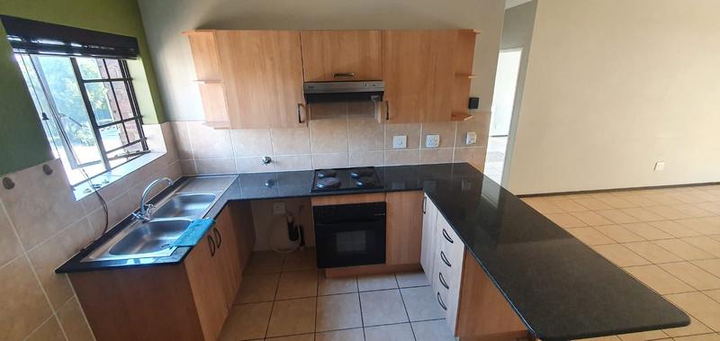 To Let 2 Bedroom Property for Rent in Sonneveld Gauteng