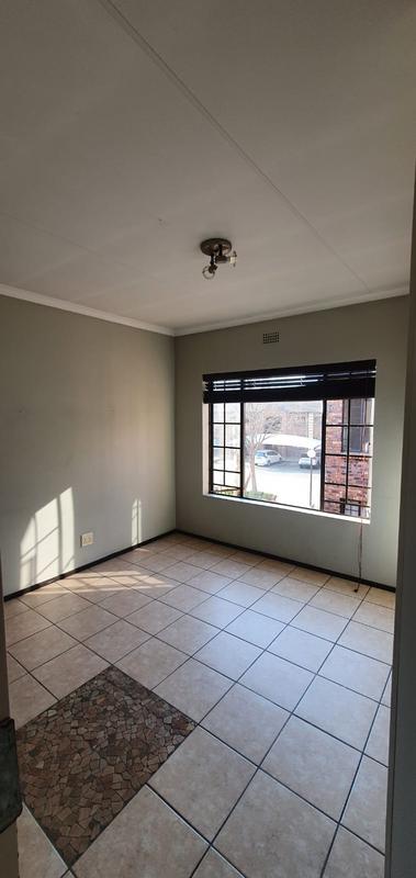 To Let 2 Bedroom Property for Rent in Sonneveld Gauteng