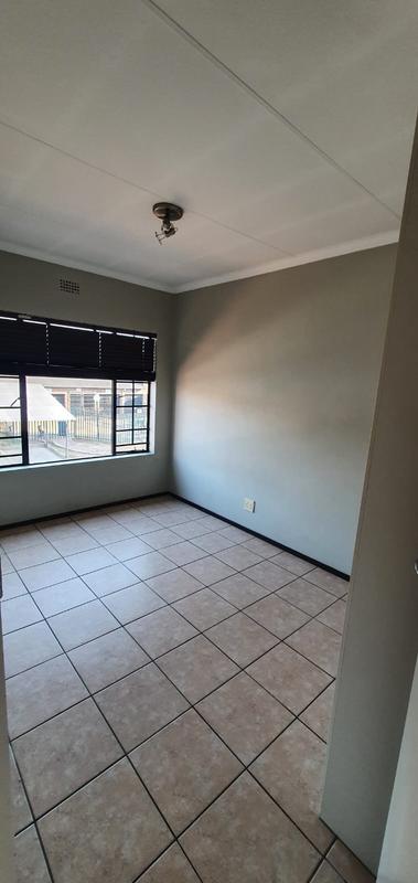 To Let 2 Bedroom Property for Rent in Sonneveld Gauteng