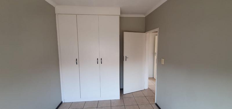 To Let 2 Bedroom Property for Rent in Sonneveld Gauteng