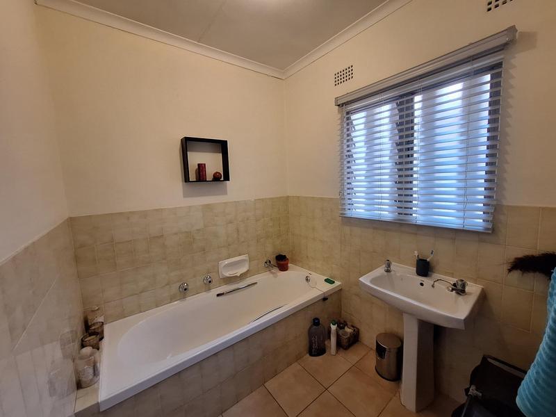 To Let 3 Bedroom Property for Rent in Bryanston Gauteng