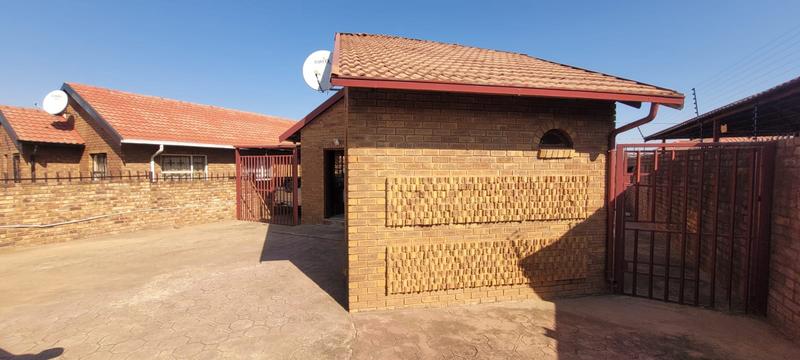 2 Bedroom Property for Sale in Soshanguve WW Gauteng