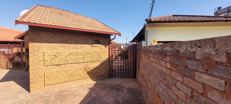 2 Bedroom Property for Sale in Soshanguve WW Gauteng